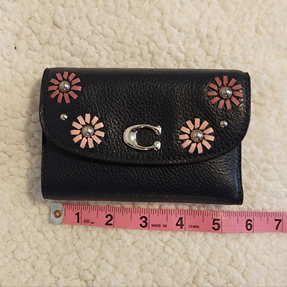 NWOT Coach Remi Envelope Wallet W Daisy Applique - Picture 4 of 6